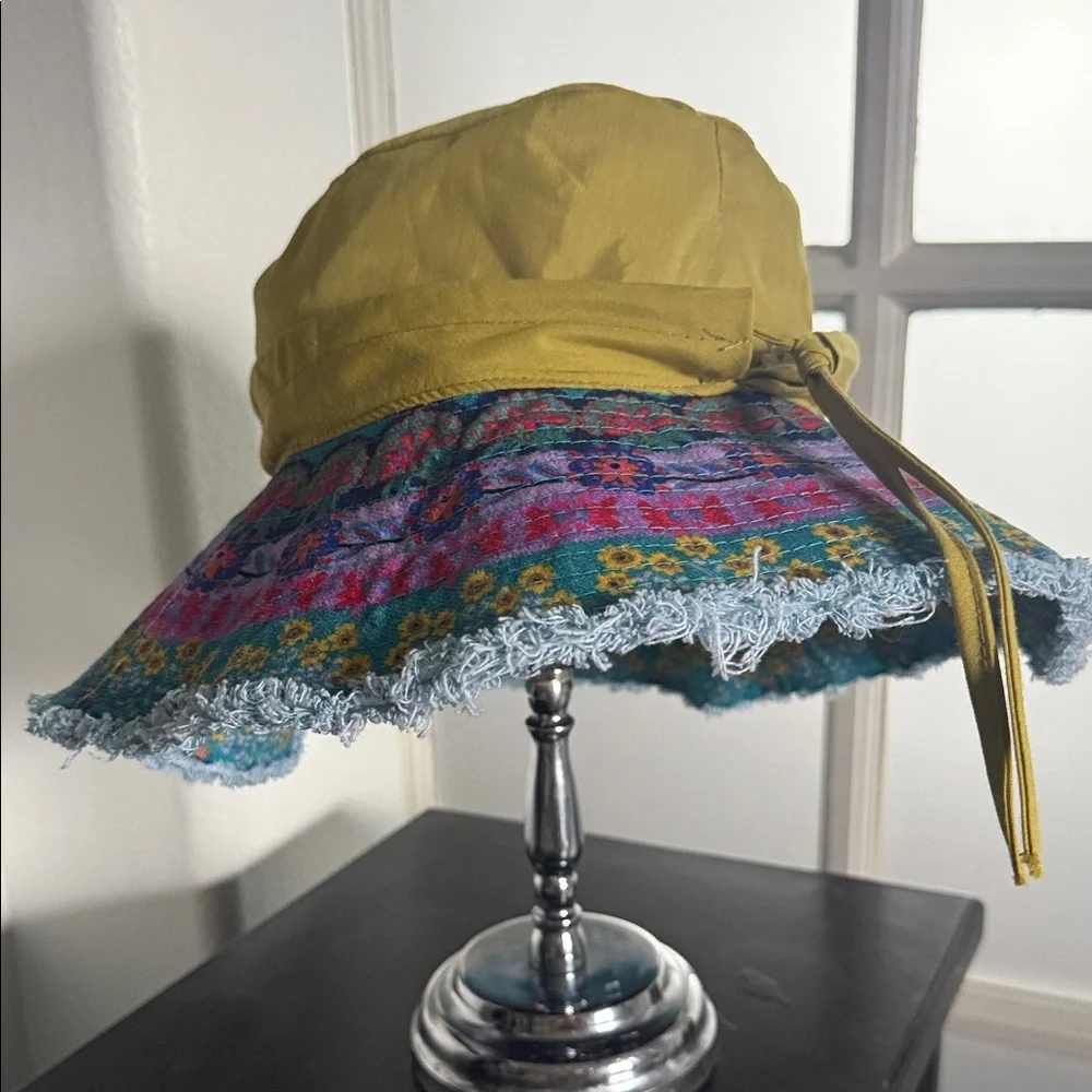 NATURAL LIFE Vibrant Floral Bucket Hat NWT - Picture 5 of 6